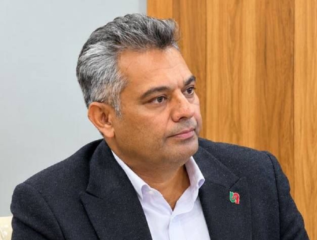 رکنی در تشریح فراخوان خروج کامیون در روز جمعه مطرح کرد؛ تأخیر در بازگشایی مرز اسلام‌قلعه و اطلاع‌رسانی دیرهنگام، خروج کامیون‌ها را محدود کرد